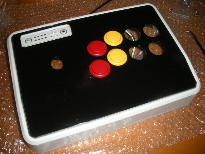 Clicca per vederci meglio Come costruirsi da soli un joystick arcade